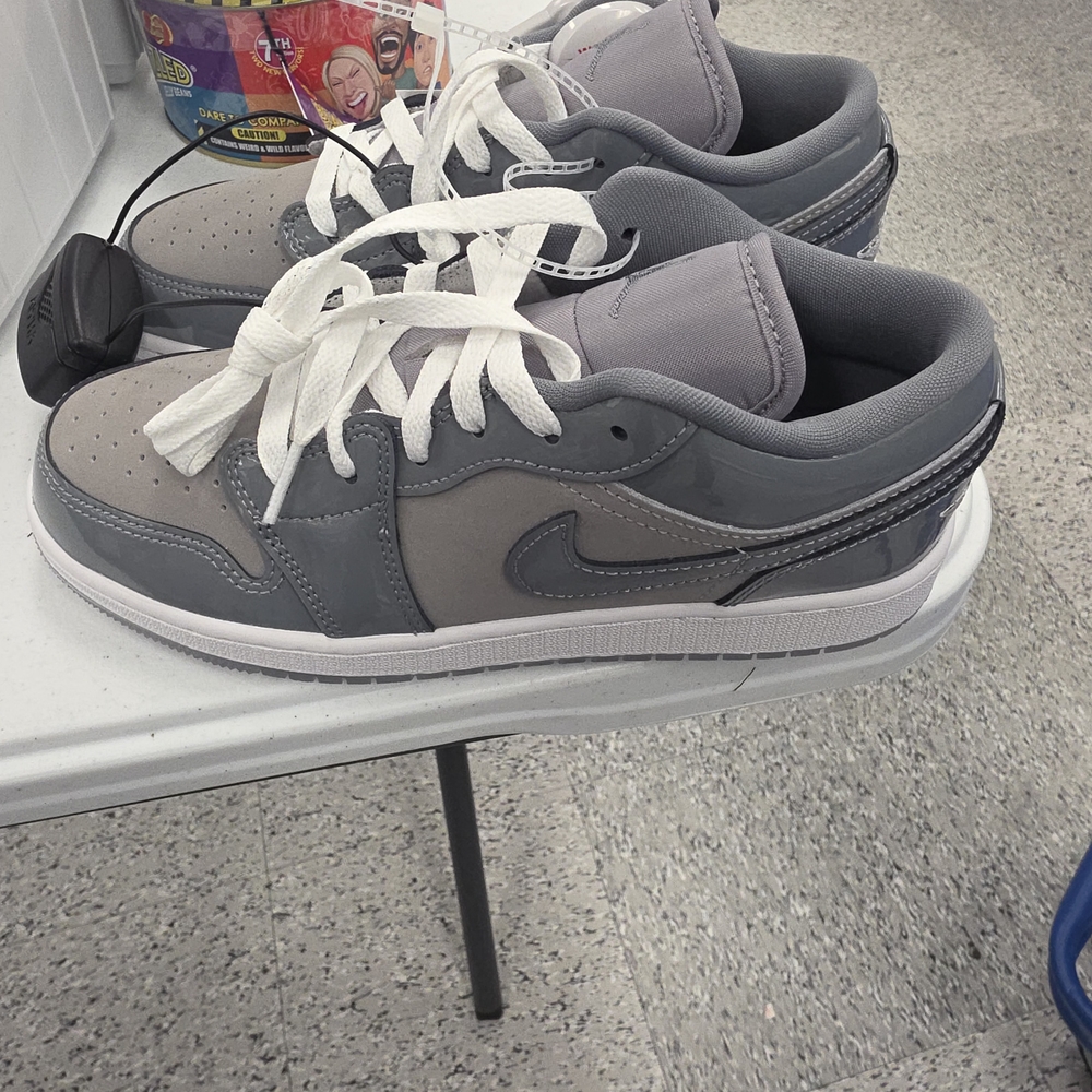 Nike Dual-Tone Gray Sneakers